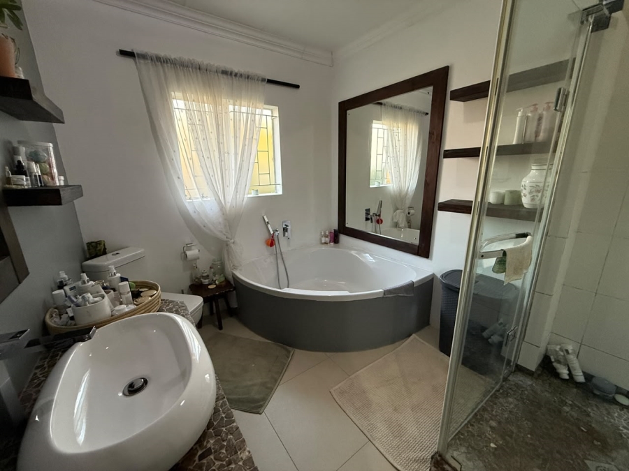 3 Bedroom Property for Sale in Safari Gardens North West